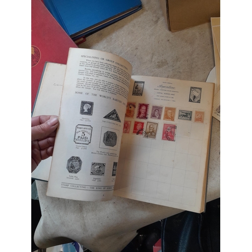 167 - Approx 11 kg of stamps : on paper, on sheets, on  printed pages, loose, albums, partially and sparse... 