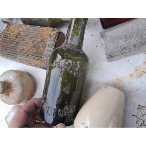 172 - Tip dug advertising and non advertising glass and stoneware bottles : Salford Jackson and poison bot... 