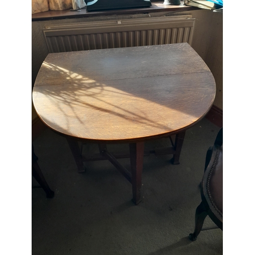 173 - Vintage oak gateleg table