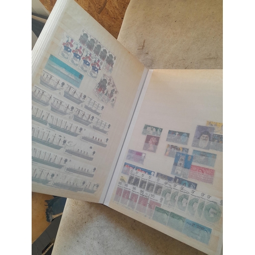 252 - Stamps : QEII in a stock book with duplication