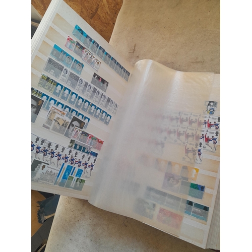 252 - Stamps : QEII in a stock book with duplication