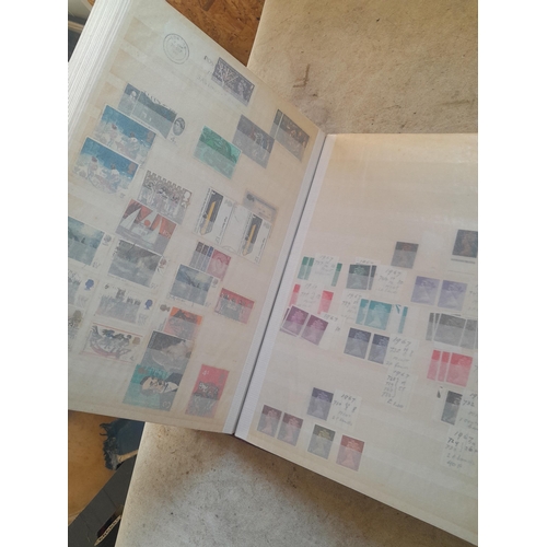 252 - Stamps : QEII in a stock book with duplication