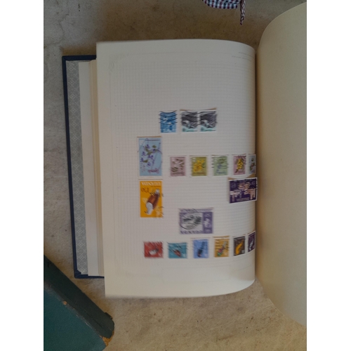 263 - Stamps of the Commonwealth O - Z : a good lot, Rhodesia SG 158 1910 set 3 Shillings with faults, 135... 