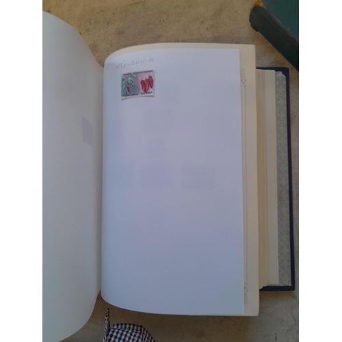 263 - Stamps of the Commonwealth O - Z : a good lot, Rhodesia SG 158 1910 set 3 Shillings with faults, 135... 