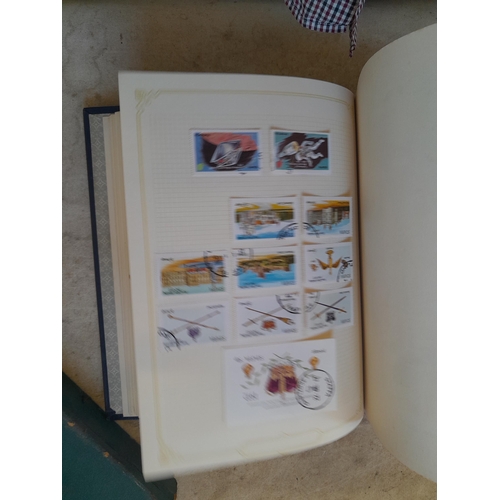 263 - Stamps of the Commonwealth O - Z : a good lot, Rhodesia SG 158 1910 set 3 Shillings with faults, 135... 