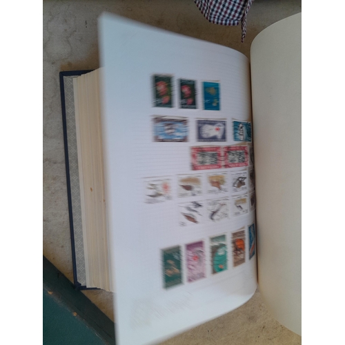 263 - Stamps of the Commonwealth O - Z : a good lot, Rhodesia SG 158 1910 set 3 Shillings with faults, 135... 