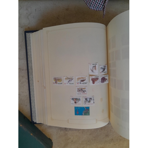 263 - Stamps of the Commonwealth O - Z : a good lot, Rhodesia SG 158 1910 set 3 Shillings with faults, 135... 