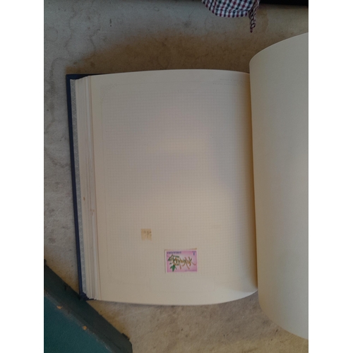 263 - Stamps of the Commonwealth O - Z : a good lot, Rhodesia SG 158 1910 set 3 Shillings with faults, 135... 