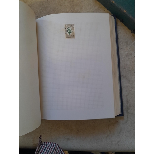 263 - Stamps of the Commonwealth O - Z : a good lot, Rhodesia SG 158 1910 set 3 Shillings with faults, 135... 