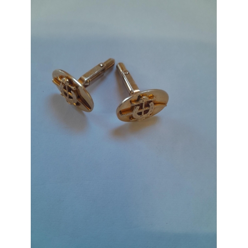 269 - Pair of 9 kt cold cufflinks with horseshoe, stirrup and crop motifs (horse racing interest) gross we... 