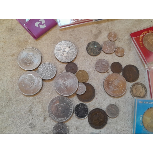 271 - Coins : 1970 collectors set, commemorative bas metal Crowns and other coins