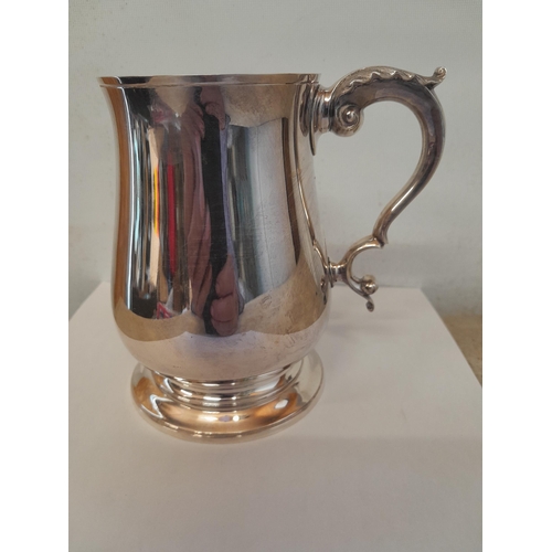 272 - Solid silver tankard London 1957 Garrad & Co. 425 g
