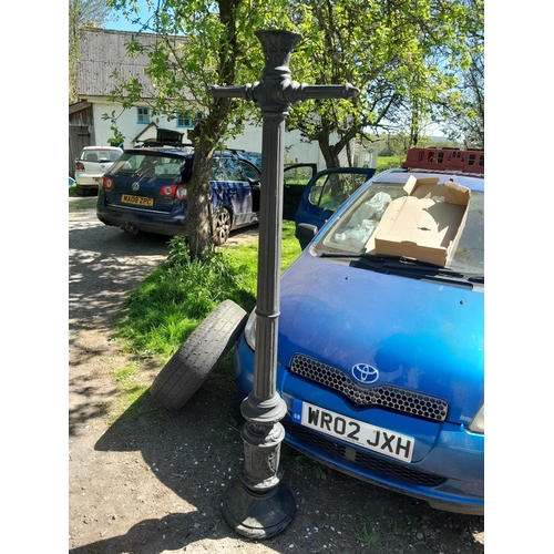 281 - Cement filled plastic garden ornament suitable for hanging baskets