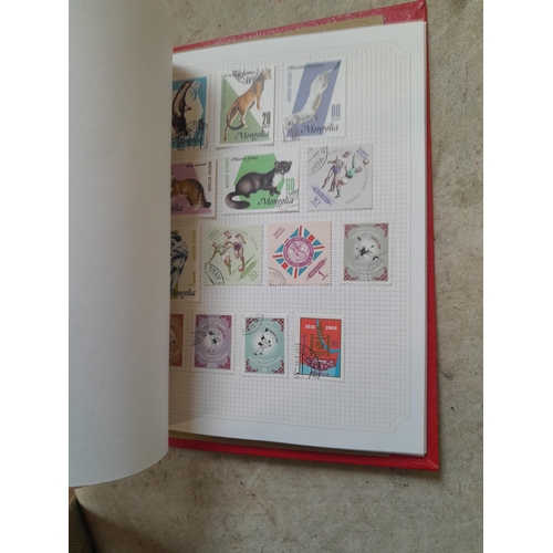 210 - Stamps : a multithematic collection on SG Avon leaves lightly mounted , approx 100 pages in clean co... 