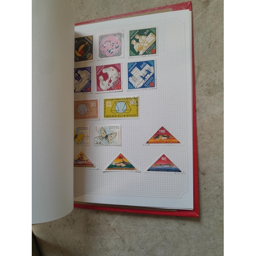 210 - Stamps : a multithematic collection on SG Avon leaves lightly mounted , approx 100 pages in clean co... 