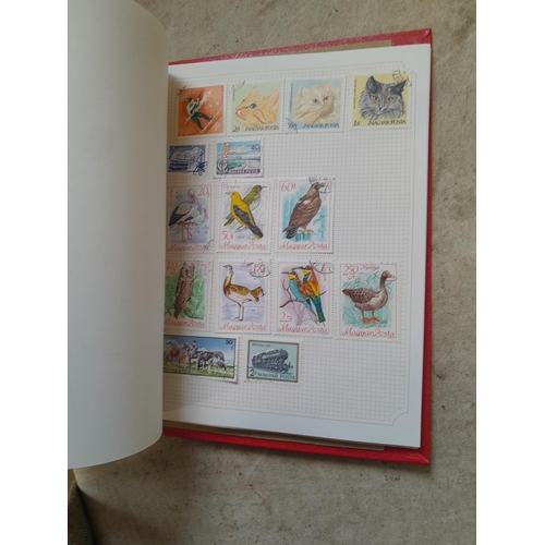 210 - Stamps : a multithematic collection on SG Avon leaves lightly mounted , approx 100 pages in clean co... 