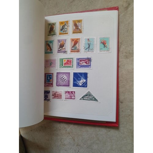 210 - Stamps : a multithematic collection on SG Avon leaves lightly mounted , approx 100 pages in clean co... 