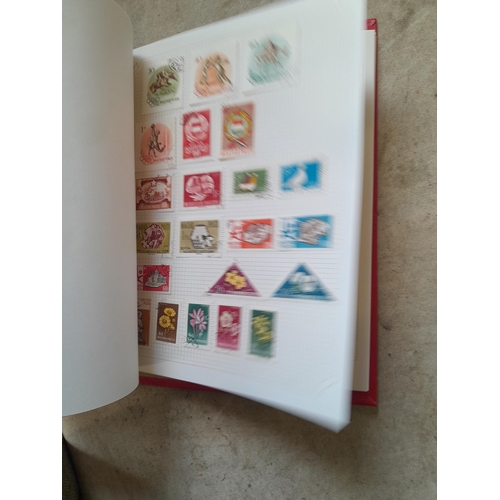 210 - Stamps : a multithematic collection on SG Avon leaves lightly mounted , approx 100 pages in clean co... 