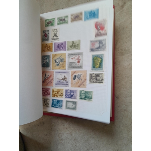 210 - Stamps : a multithematic collection on SG Avon leaves lightly mounted , approx 100 pages in clean co... 