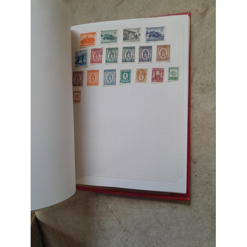 210 - Stamps : a multithematic collection on SG Avon leaves lightly mounted , approx 100 pages in clean co... 