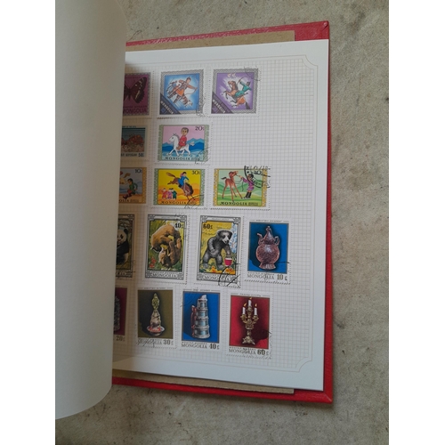 210 - Stamps : a multithematic collection on SG Avon leaves lightly mounted , approx 100 pages in clean co... 