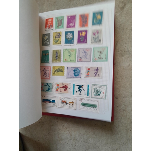 210 - Stamps : a multithematic collection on SG Avon leaves lightly mounted , approx 100 pages in clean co... 