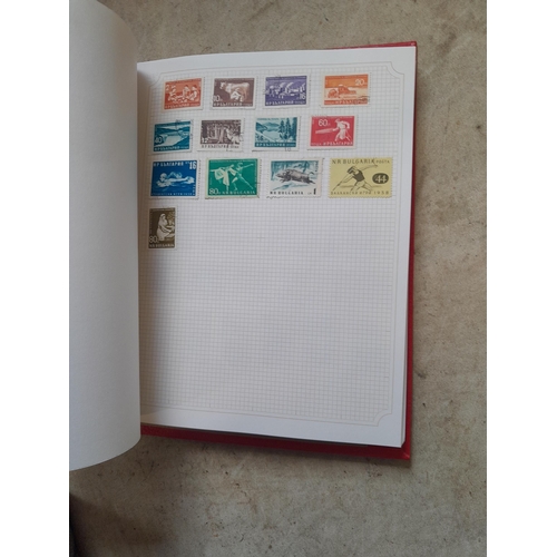 210 - Stamps : a multithematic collection on SG Avon leaves lightly mounted , approx 100 pages in clean co... 