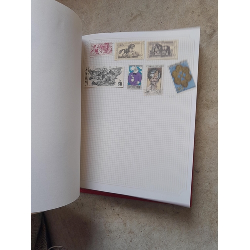 210 - Stamps : a multithematic collection on SG Avon leaves lightly mounted , approx 100 pages in clean co... 