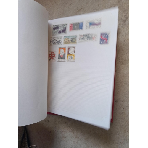 210 - Stamps : a multithematic collection on SG Avon leaves lightly mounted , approx 100 pages in clean co... 