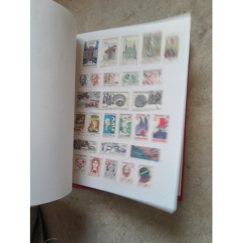 210 - Stamps : a multithematic collection on SG Avon leaves lightly mounted , approx 100 pages in clean co... 