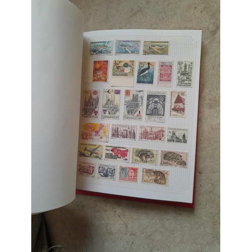210 - Stamps : a multithematic collection on SG Avon leaves lightly mounted , approx 100 pages in clean co... 