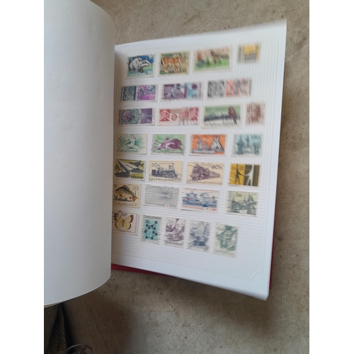 210 - Stamps : a multithematic collection on SG Avon leaves lightly mounted , approx 100 pages in clean co... 