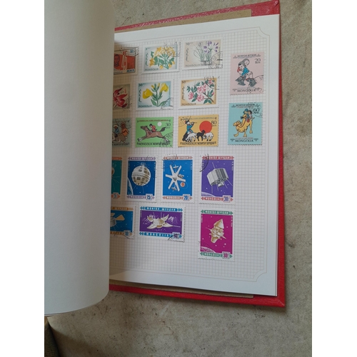 210 - Stamps : a multithematic collection on SG Avon leaves lightly mounted , approx 100 pages in clean co... 