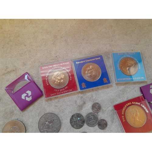 236 - Coins : 1970 collectors set, commemorative bas metal Crowns and other coins