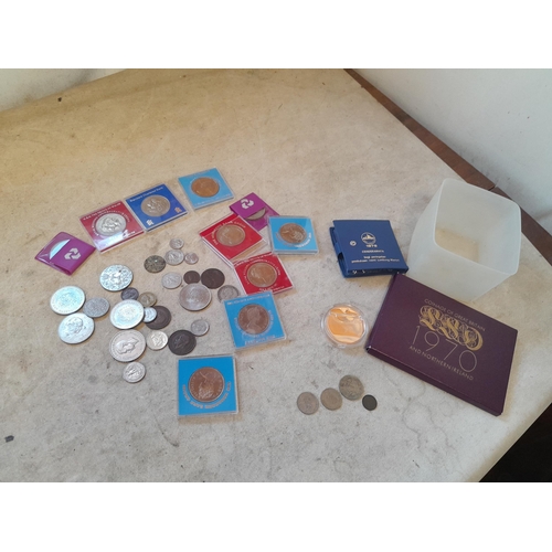236 - Coins : 1970 collectors set, commemorative bas metal Crowns and other coins