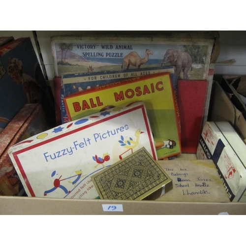 19 - Box of Vintage Games - Fuzzy Felts etc.