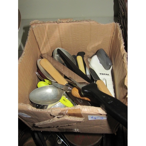 43 - Small Box of Cutlery.