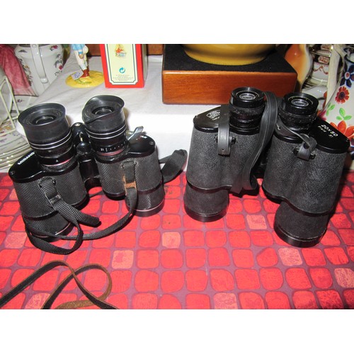 106 - 6 Leather Cases Binoculars Includes Kershaw.