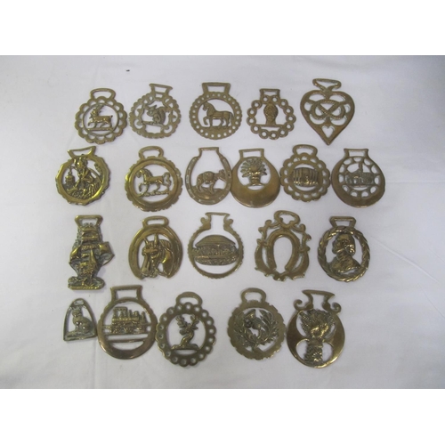 187 - Tray of Horse Brasses.