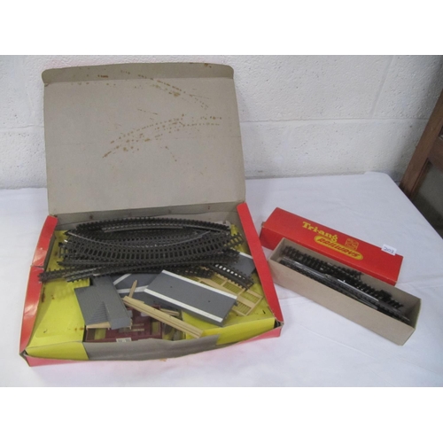 203 - Triang Large Station Set R.459, Various Spare Track & 12-R483 Box.