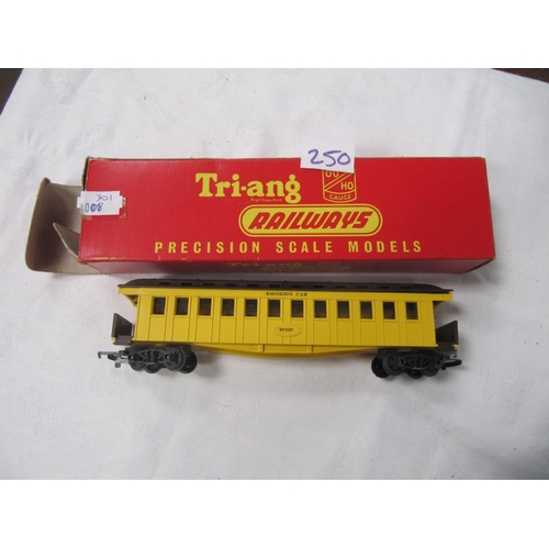 250 - Boxed Triang Old Time Coach Smoking Car R.448.