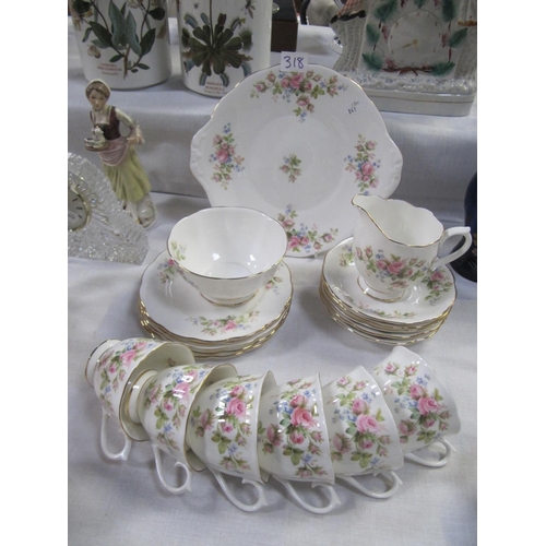 318 - 19 Piece Royal Albert 