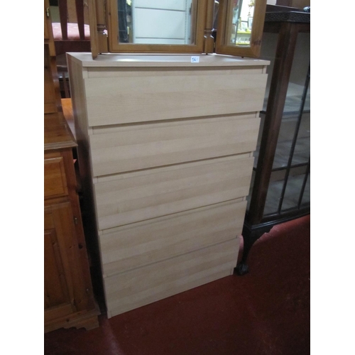 561 - Modern Five Drawer Light Oak Effect Chest of Drawers.