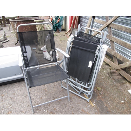 644 - 6 Folding Patio Chairs.