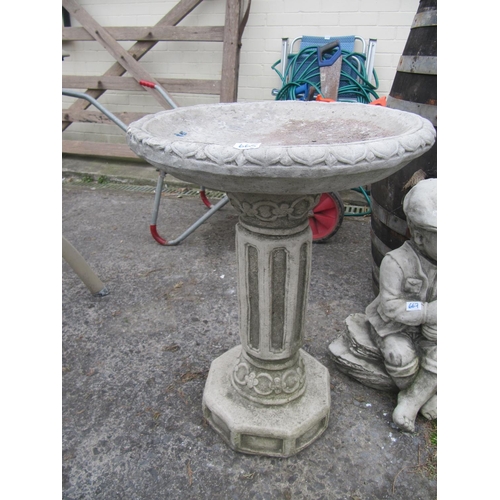 665 - Column Based Concrete Bird Bath.