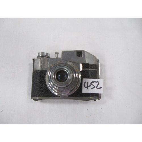 452 - Vintage Bencini Comet II Camera.