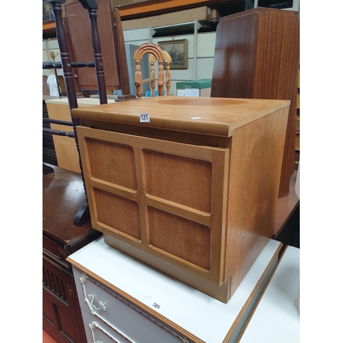Lot 585       