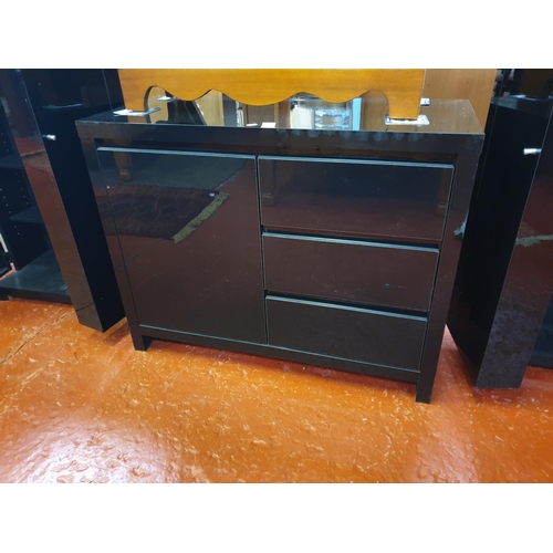 571 - Black Gloss Finish Sideboard with Single Cupboard & Three Drawers.