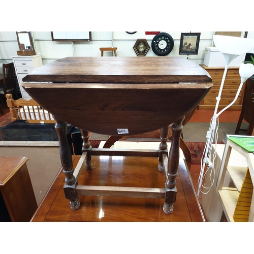 601 - Oak Drop Leaf Side Table.