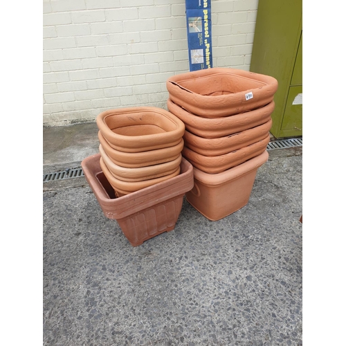 690 - Selection of Terracotta Effect Plastic Garden Planters.